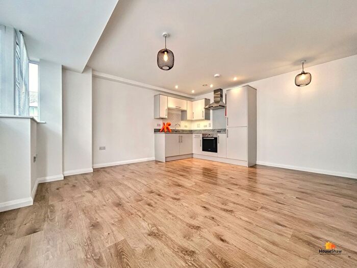 2 Bedroom Flat To Rent In Corporation Street, High Wycombe, HP13