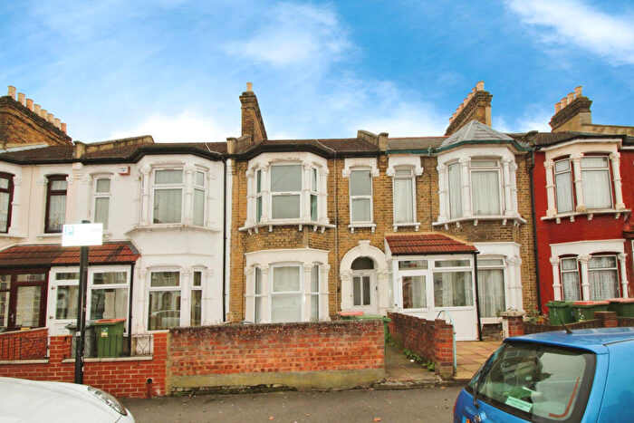2 Bedroom Flat To Rent In St. Georges Road, Newham, London, E7