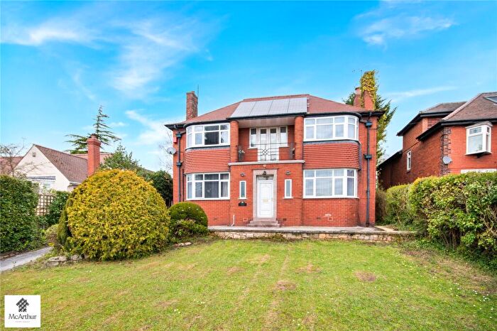 4 Bedroom Detached House For Sale In Rotherham Road, Tickhill, South Yorkshire, DN11