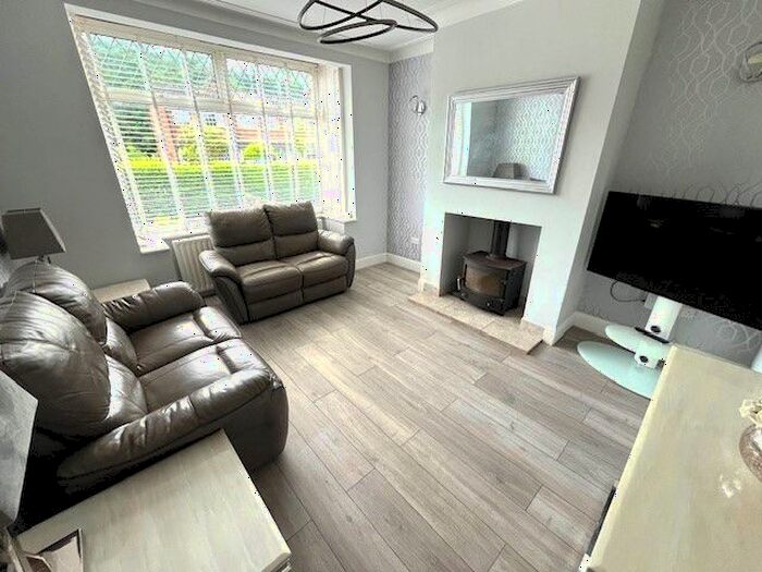 3 Bedroom Semi-Detached House To Rent In Woodplumpton Road, Ashton-On-Ribble, Preston, PR2