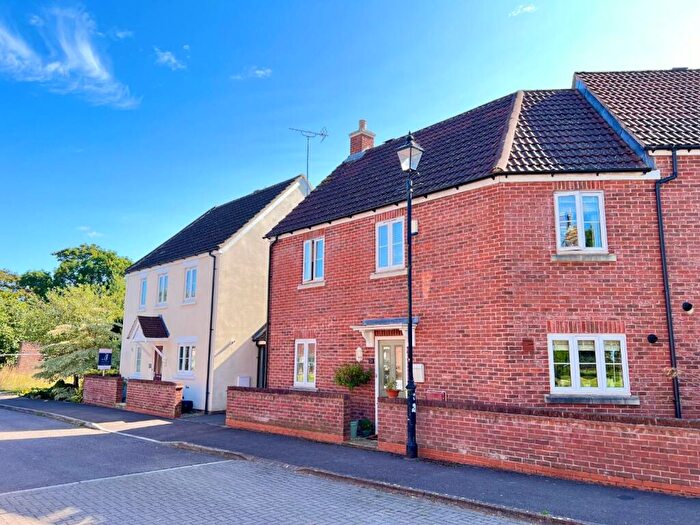 3 Bedroom Semi-Detached House For Sale In Uptons Garden, Whitminster, Gloucester, GL2