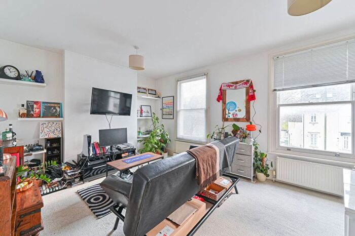 2 Bedroom Flat For Sale In Coldharbour Lane, Brixton, London, SW9