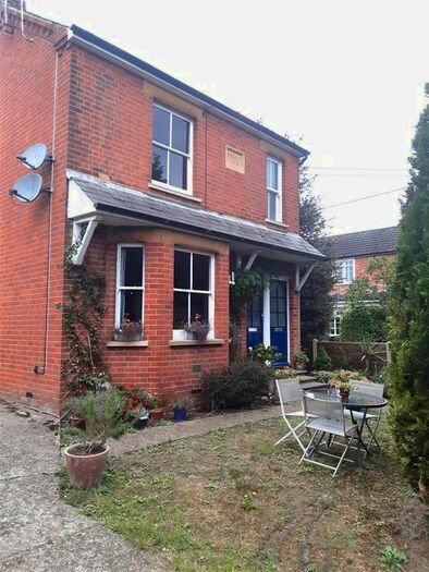 1 Bedroom Maisonette To Rent In Junction Road, Lightwater, GU18