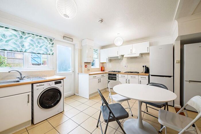 5 Bedroom Property To Rent In Regency Place, Canterbury, CT1