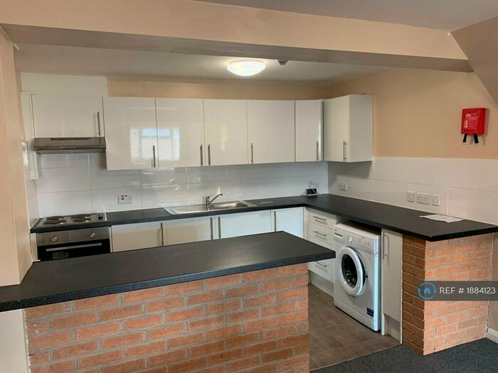3 Bedroom Terraced House To Rent In Stokes Croft, Bristol, BS1
