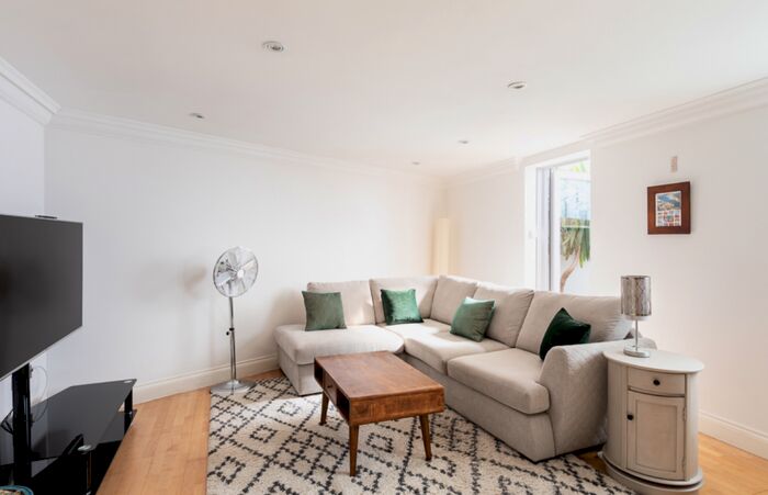 1 Bedroom House To Rent In Manor Place Duke Of Clarence Court, London, London, SE17