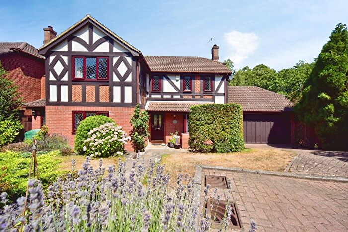 4 Bedroom Detached House For Sale In Burleigh Drive, Maidstone, Kent, ME14