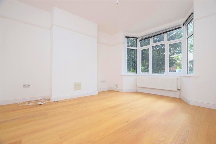 3 Bedroom Semi-Detached House To Rent In Uxbridge Road, Hampton Hill, Hampton, TW12