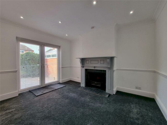 3 Bedroom House To Rent In Hucknall Road, Nottingham, Nottinghamshire, NG5
