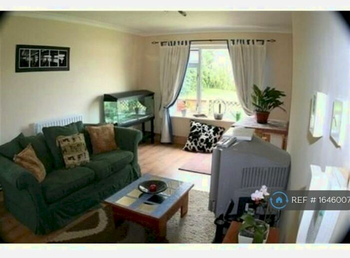 1 Bedroom Flat To Rent In Jordan Close, Barnstaple, EX32