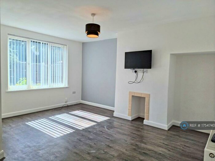 3 Bedroom Semi-Detached House To Rent In West Boulevard, Quinton, Birmingham, B32