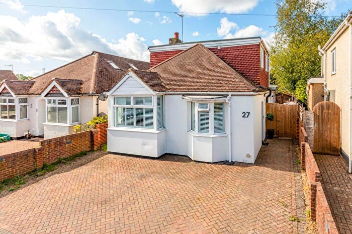 4 Bedroom Bungalow For Sale In Linden Close, New Haw, Surrey, KT15
