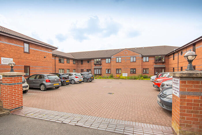 1 Bedroom Apartment For Sale In The Dovedales Park Road, Mickleover, DE3