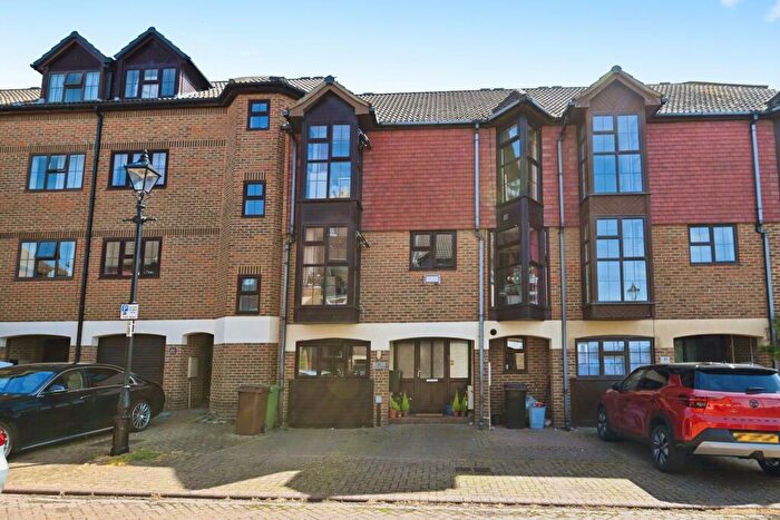4 Bedroom Terraced House For Sale In Hathaway Court, Esplanade, Rochester, Kent, ME1
