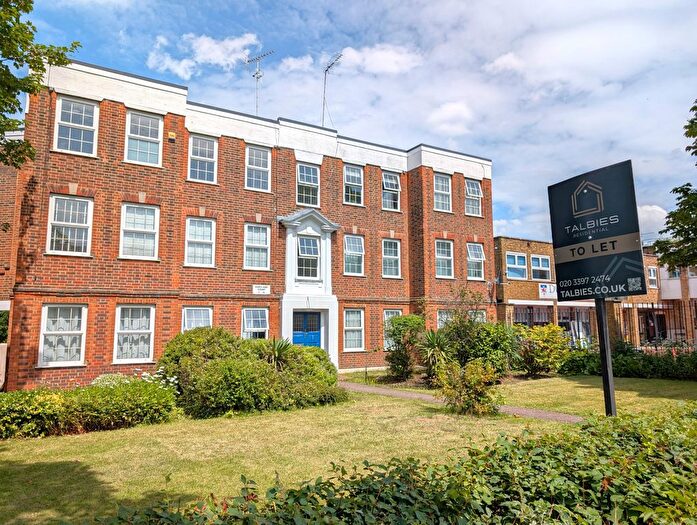 2 Bedroom Flat To Rent In Hartland Road, London, N11