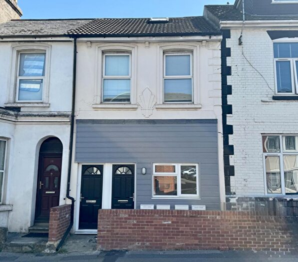 3 Bedroom Terraced House For Sale In Canterbury Street, Gillingham, Medway, ME7