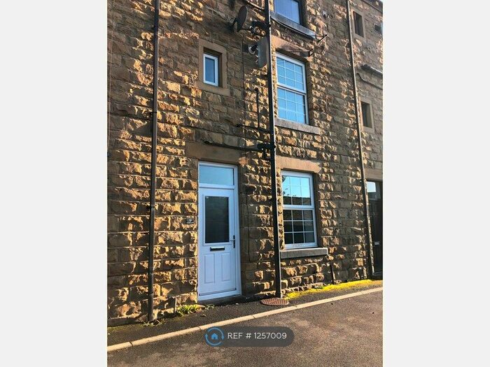 1 Bedroom Terraced House To Rent In Carlinghow Hill, Batley WF17
