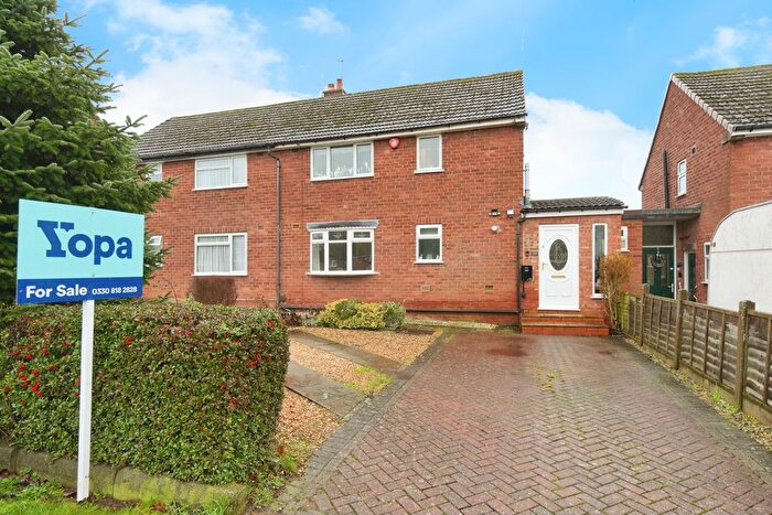 3 Bedroom Semi-Detached House For Sale In Leebank Road, Halesowen, B63