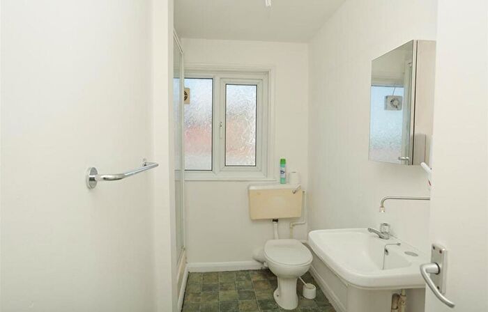 1 Bedroom Flat To Rent In Tower Parade, Whitstable, Kent, CT5