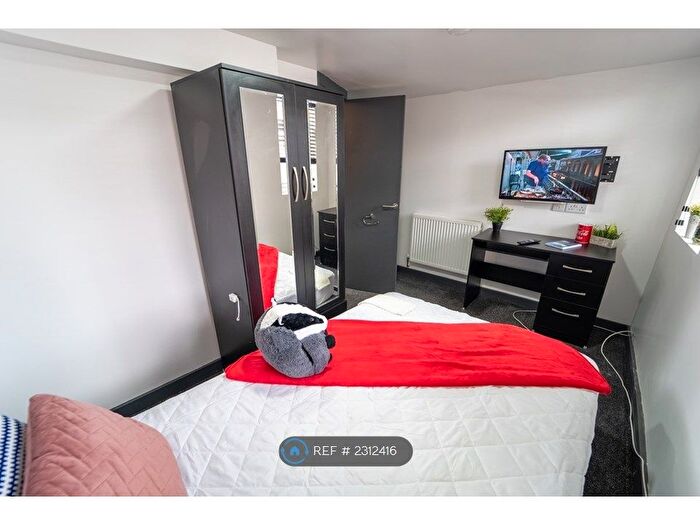 6 Bedroom Semi-Detached House To Rent In Gristhorpe Road, Birmingham, B29