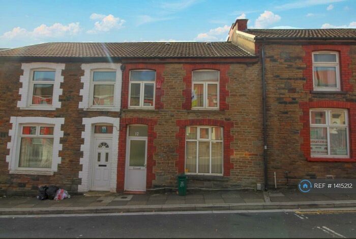 4 Bedroom Terraced House To Rent In Brook Street, Pontypridd, CF37