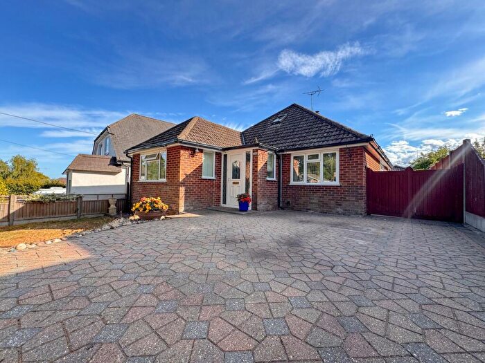 3 Bedroom Bungalow For Sale In Middlehill Road, Wimborne, BH21