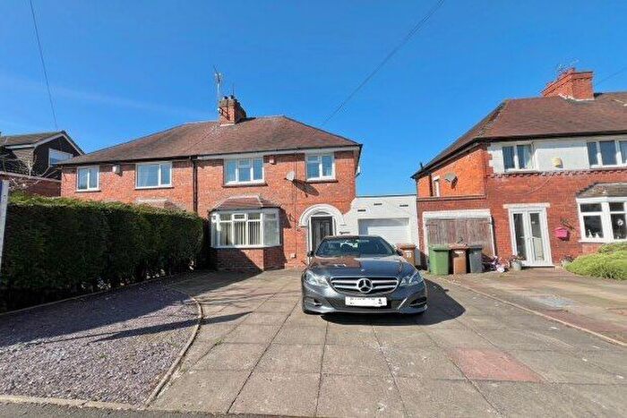 3 Bedroom Property To Rent In Daisybank Crescent, Walsall, WS5