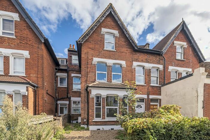 1 Bedroom Flat To Rent In Merton Road, London, SW19