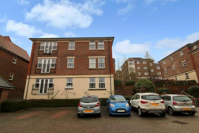 2 Bedroom Flat To Rent In Brooklands, Bolnore Village, Haywards Heath, RH16