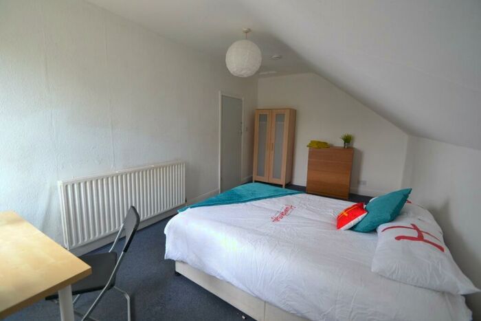 2 Bedroom Flat To Rent In Musters Road, West Bridgford, NG2