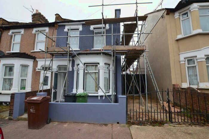 4 Bedroom Terraced House To Rent In Faircross Avenue, London IG11