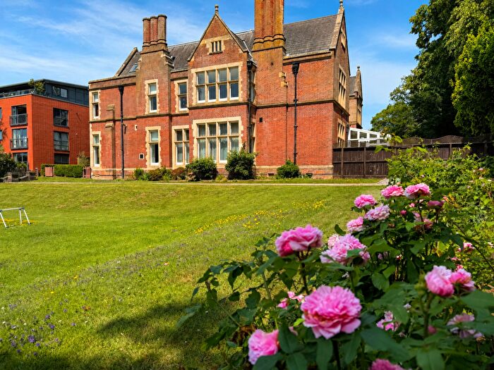 3 Bedroom Apartment For Sale In Ratcliffe Road, Leicester, LE2