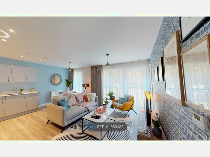 2 Bedroom Flat To Rent In Bartley Square, Hook, RG27