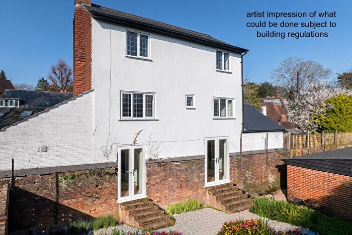 2 Bedroom Detached House For Sale In Old Reigate Road, Betchworth, RH3