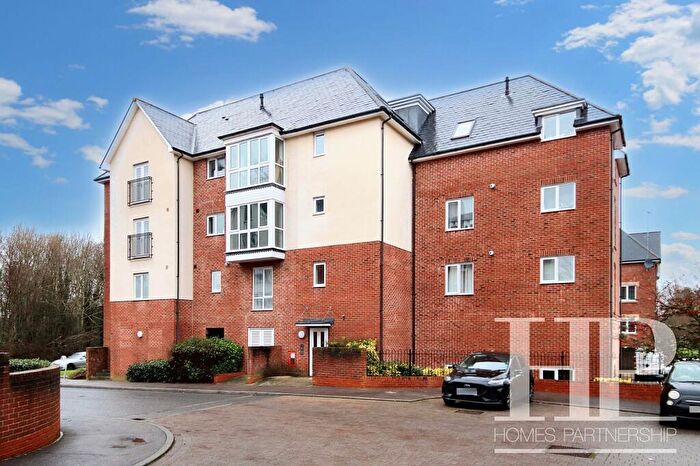 1 Bedroom Flat For Sale In Stone Court, Crawley, RH10