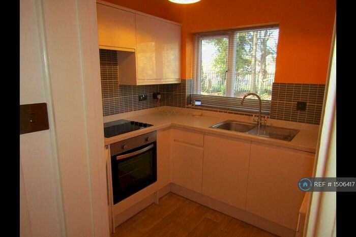 Studio To Rent In Whinbush Road, Hitchin, SG5