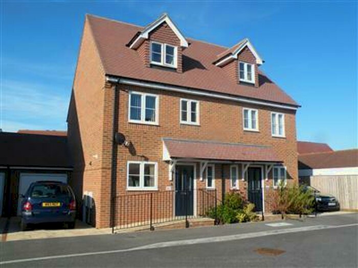 3 Bedroom Town House To Rent In Ashmead Way, Angmering, BN16