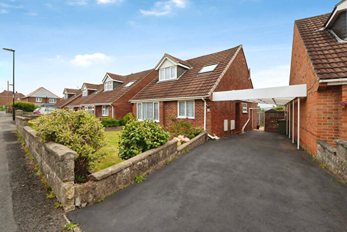 3 Bedroom Detached Bungalow For Sale In Portview Road, Southampton, SO18
