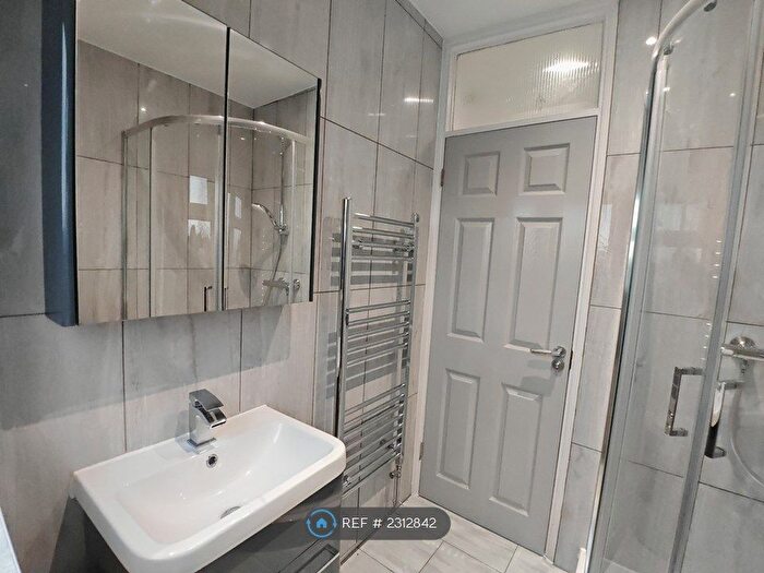 1 Bedroom Flat To Rent In Northdown Road, Hatfield, AL10