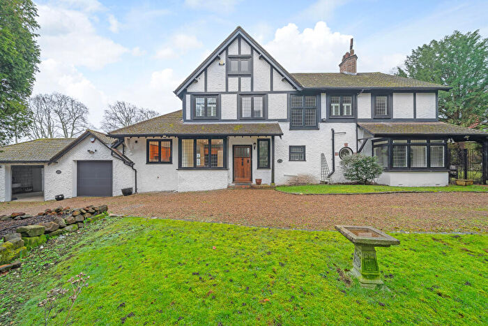 5 Bedroom Detached House To Rent In Furze Hill, Purley, CR8