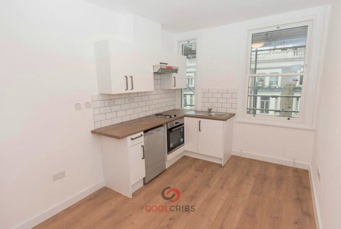 Studio To Rent In Warwick Road, London, SW5