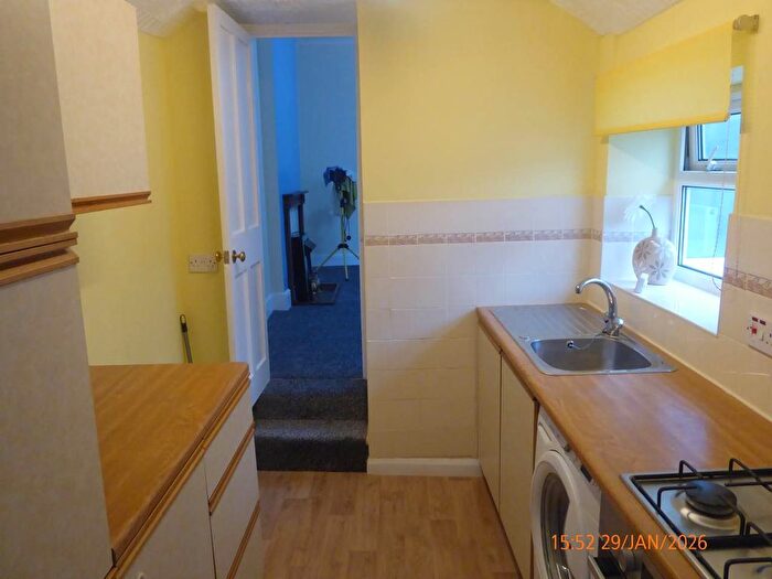 2 Bedroom Flat To Rent In Mansel Street, Carmarthen, SA31