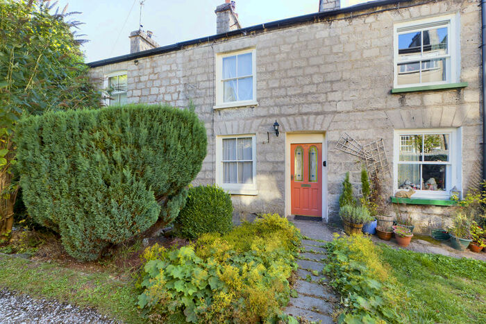 2 Bedroom Cottage To Rent In Bank Street, Kendal, Cumbria, LA9