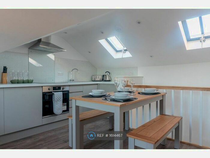 2 Bedroom Maisonette To Rent In Mayfield Grove, Harrogate, HG1