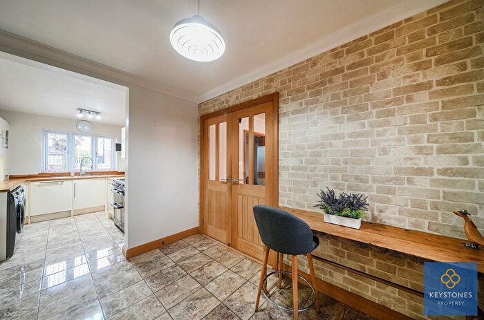 3 Bedroom Semi-detached House For Sale In Fontayne Avenue, Romford, RM1