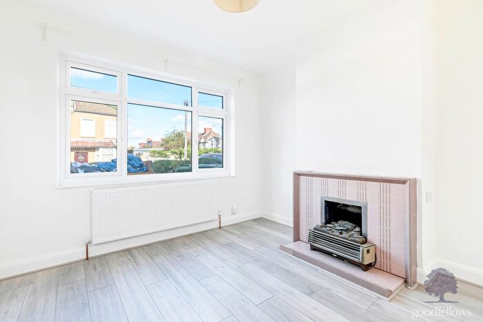 3 Bedroom Semi-Detached House To Rent In Chaucer Road, Sutton, SM1