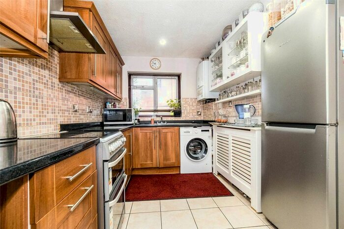3 Bedroom End Of Terrace House For Sale In Tiptree Crescent, Clayhall, Ilford, Essex, IG5