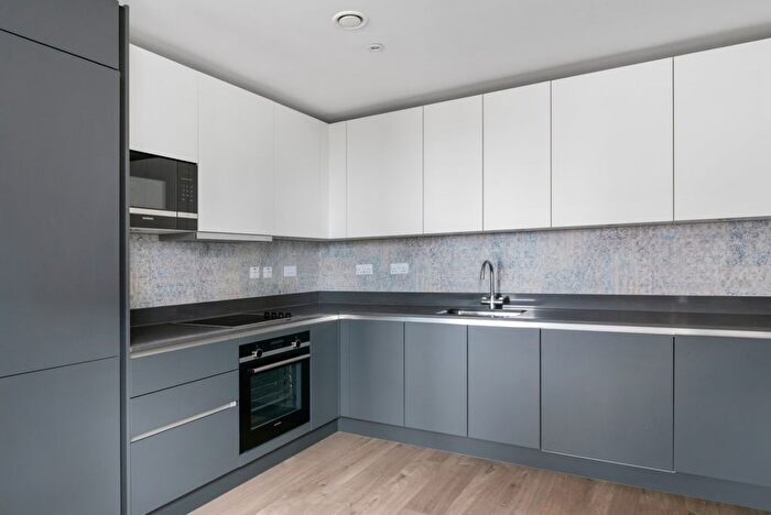 3 Bedroom Flat To Rent In Parkes Street, East Village, E20