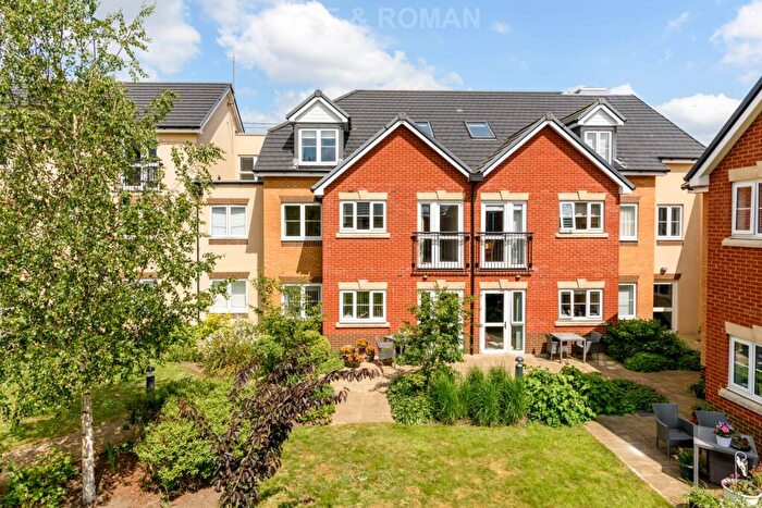 1 Bedroom Retirement Property For Sale In Edward Place, Walton On Thames, KT12
