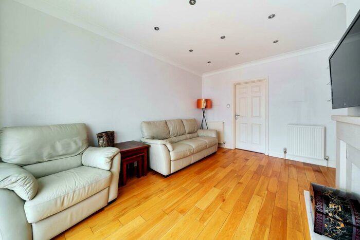 3 Bedroom Semi-Detached House To Rent In Whitchurch Gardens, Edgware, HA8